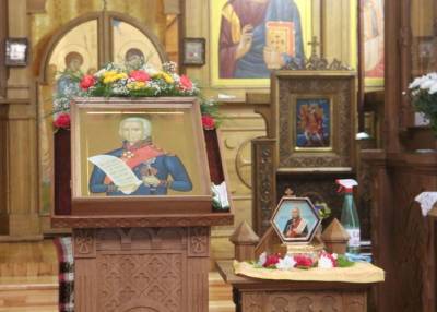 Сегодня в храм святого Архангела Михаила в д.Сынковичи были привезены мощи святого Фёдора Ушакова – непобедимого адмирала флота Российского