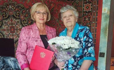 В Кировске с юбилеем поздравили 95-летнего ветерана Викторию Ивановну Михайлюк