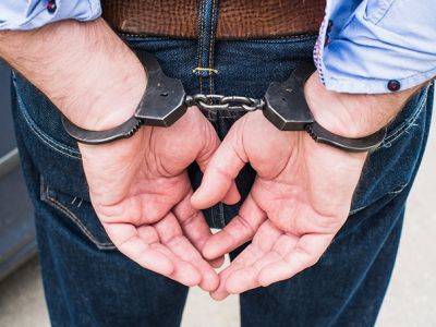 Саратовского полицейского арестовали по подозрению в изнасиловании