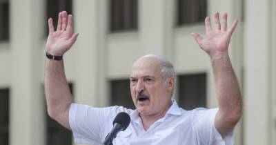 По приказу Лукашенко. В Беларуси за участие в протестах будут лишать гражданства