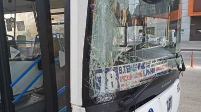 В Ростове-на-Дону пострадали три пассажира автобуса после удара об столб 5 августа