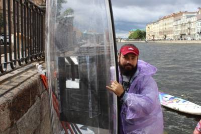 В Петербурге протестировали первые в России прозрачные SUP-доски