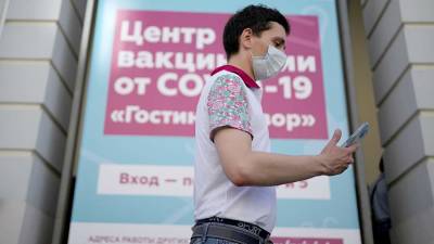 Попова порекомендовала студентам вакцинироваться от COVID-19