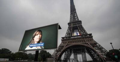 Франция: оппозиция не смогла помешать введению "ковид-паспортов" для ресторанов