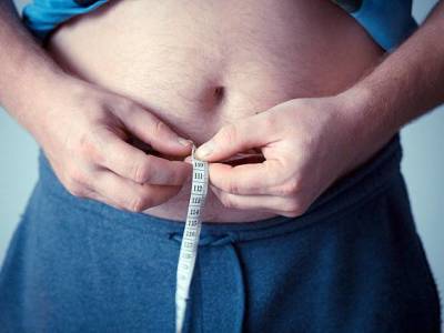 Диетолог Ковальков рассказал, как за две недели расстаться с жиром на животе