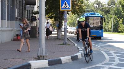 Спорная полоса. Как в Ульяновске велосипедисты с автовладельцами дорогу делят