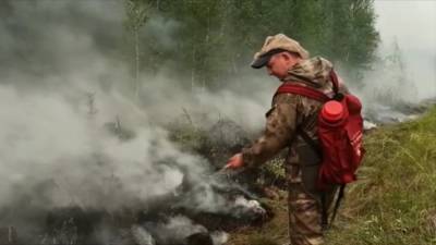 Новости на "России 24". В Якутии огонь подбирается к лесным домам