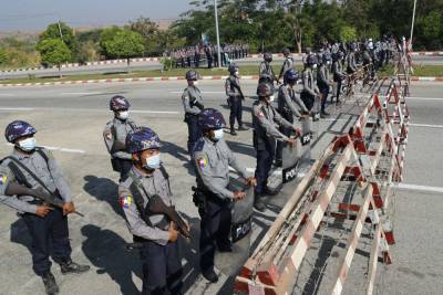 В Мьянме военных обвинили в использовании COVID-19 против граждан