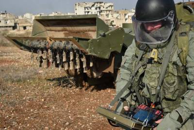 В САР российские военные провели учения с сирийскими огнеметчиками