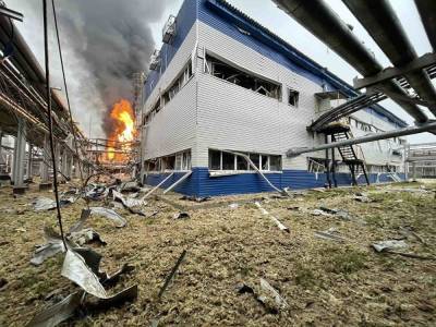 Пожар на заводе «Газпрома» под Новым Уренгое потушен спустя сутки после возгорания