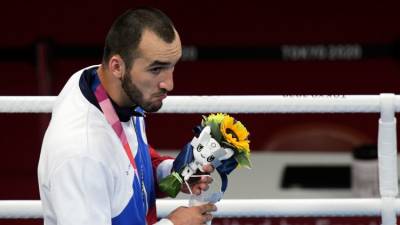 Российский боксер завоевал серебро и принес России 60-ю медаль