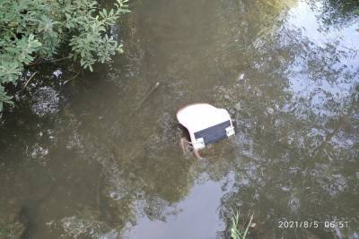 В Туле Щегловский ручей вновь завалили мусором