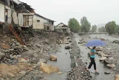 Наводнения в Северной Корее повредили более тысячи домов