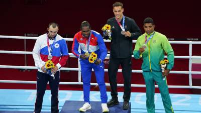 Боксёр Гаджимагомедов не собирается носить серебряную медаль Олимпиады