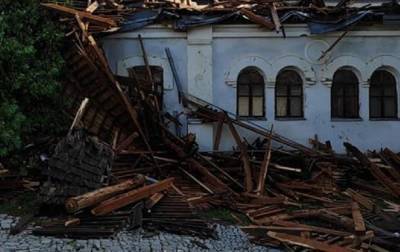 В Украине бушевали ураганы, есть разрушения