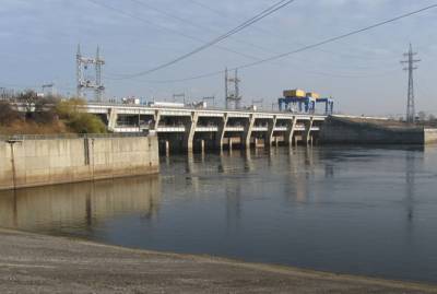 Под Киевом на дамбе ГЭС замечены БТРы