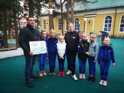 Сосновоборские гимнастки стали победителями акции в поддержку российских спортсменов на Олимпиаде