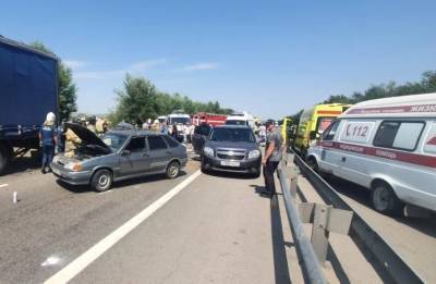 В Ростовской области четыре человека погибли в ДТП с девятью автомобилями