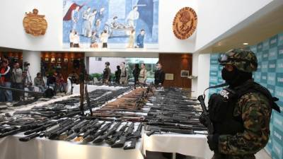 Мексика подала в суд на американских производителей оружия