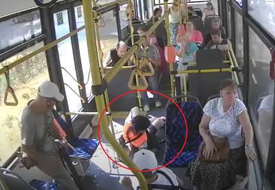В Петербурге нашли водителя, из-за которого получила травмы кондуктор троллейбуса