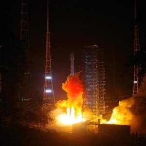 Китай успешно запустил новый спутник. Фотофакт