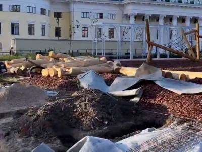 Блогер Варламов показал благоустройство внутри Нижегородского кремля