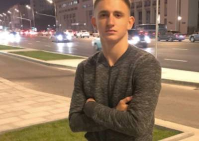 Блогер Михаил Литвин без прав въехал на иномарке в московский ресторан