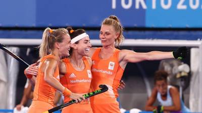 Женская сборная Нидерландов выиграла золото ОИ в хоккее на траве