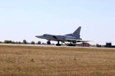 Бомбардировщики Ту-22М3 отработали удары по условным лагерям боевиков