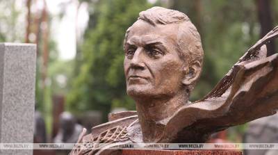 В Минске открыли памятник народному артисту Беларуси Игорю Лученку