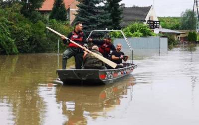 Сильные ливни вызвали наводнение в Польше и мира