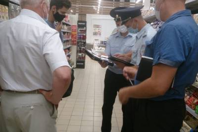 В Пензе на посетителей магазинов без масок составляют протоколы