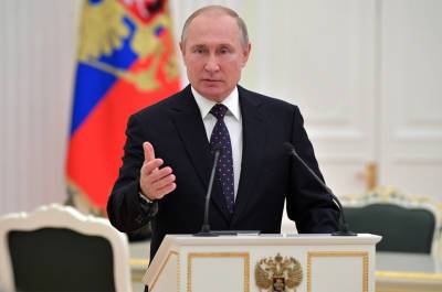 Путин поручил отказаться от третьих смен в школах к 2023-2024 учебном году