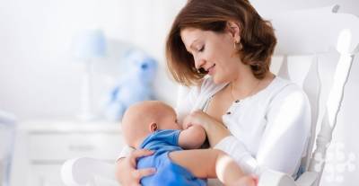 ВОЗ: вакцинация кормящей матери не представляет угрозу младенцу