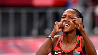 Кенийка Кипьегон с олимпийским рекордом завоевала золото в беге на 1500 м на ОИ в Токио
