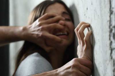 В Днепре в подъезде пытались изнасиловать 14-летнюю девочку
