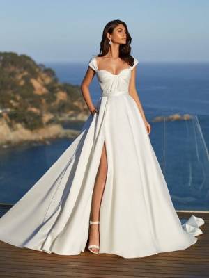 Готовимся к свадьбе: ТОП-5 трендов в свадебных платьях