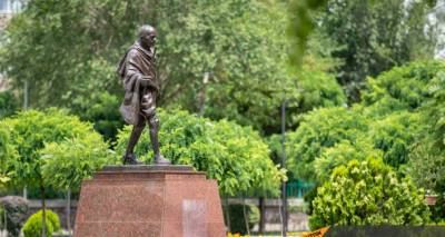 Уголовное дело по факту осквернения памятника Ганди в Ереване направлено в суд