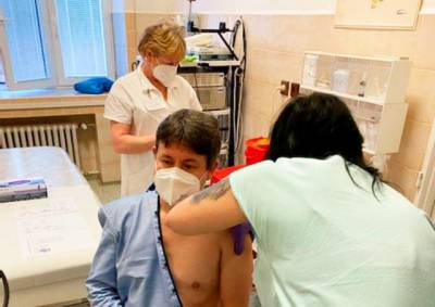 Полный курс вакцинации от коронавируса прошли 47% жителей Чехии