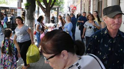 Симферопольцев оштрафовали на 430 тысяч за уличную торговлю и мусор