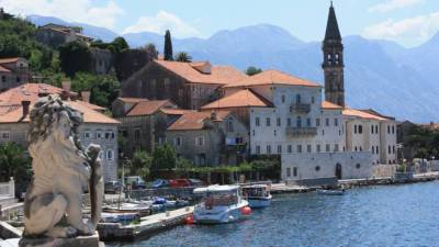 Новые карантинные правила для туристов ввели в Черногории