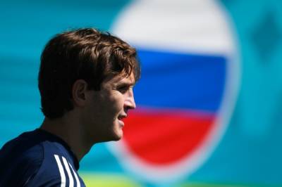 Карпин обсудил с Фернандесом дальнейшие игры за сборную России