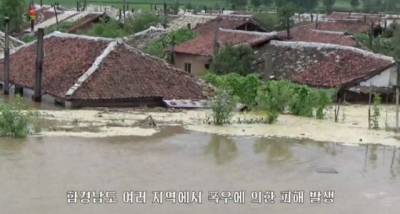 «Вода до крыш домов»: Северная Корея ушла под воду (ФОТО)