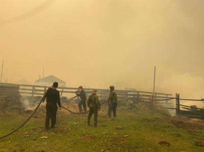 В Якутии из-за лесного пожара эвакуировали жителей села Бяс-Кюель