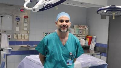 Хирург-проктолог в Израиле зашил дыру в сердце умирающего прямо в кабинете - и спас