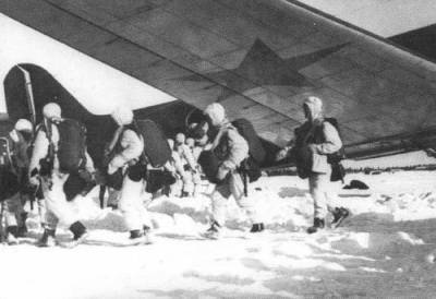 Как советские десантники прыгали с самолётов без парашютов