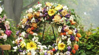 У потерявшей всю семью жительницы Хакассии случился припадок на похоронах