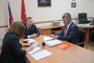 Юрий Моисеев подал документы для регистрации на выборы главы региона