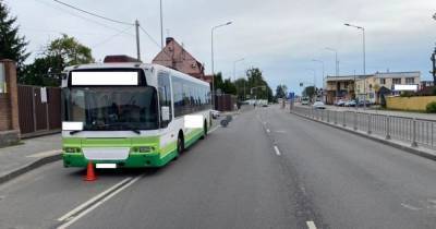 В Калининграде пассажирка выпала из автобуса, тронувшегося с открытой дверью