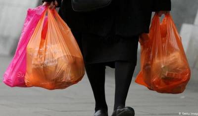 Покупатели в РФ начали отказываться от пластиковых пакетов